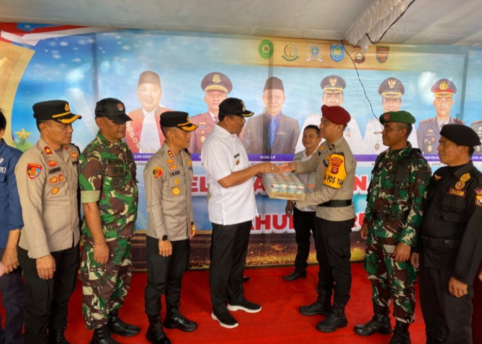 Bupati dan Kapolres OKU Selatan Tinjau Posyan Nataru di Terminal Muaradua