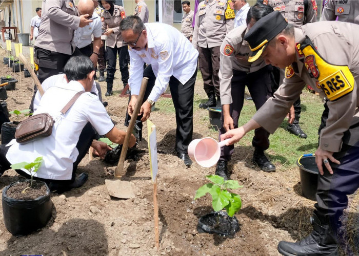 Polres OKU Selatan Bersama Pemkab Tanam Bibit Pangan Bergizi untuk Ketahanan Pangan