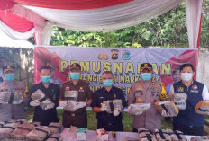 Polres OKU Timur Bakar 35,47 Kilogram Ganja Tak Bertuan di RSUD Martapura