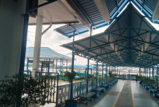 Cuaca Ekstrem, Penumpang Palembang–Bangka Tak Bisa Berangkat dari Pelabuhan Boom Baru