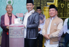 Hadiri Peringatan Nuzulul Qur’an, Bupati dan Wabup OKU Selatan Serahkan Bantuan Sarana Masjid