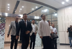 9 Jam Diperiksa Soal Chromebook Rp9,9 Triliun, Nadiem Pilih Bungkam