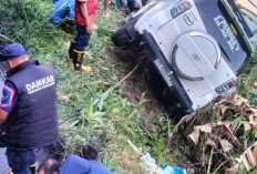 Nyaris Masuk Sungai, Mobil Terperosok di Simpang Pedagan Muaradua