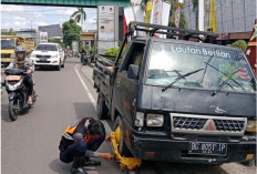 Dishub Derek Puluhan Mobil Parkir di Badan Jalan