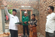 Kemenag OKU Selatan Berikan Bantuan untuk Membangun Rumah Warga Sebatang Kara