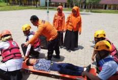 Bekali Siswa Tanggap Bencana, BPBD OKU Selatan Gelar Sosialisasi KIE di SMP Negeri 1 Tiga Dihaji