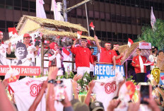Menteri ATR/BPN Nusron Wahid Tegaskan Makna Kemerdekaan di Karnaval HUT ke-80 RI
