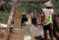 Demi Akses Sekolah dan Kebutuhan Pokok, Warga Desa Padang Lay Gotong Royong Bangun Jembatan