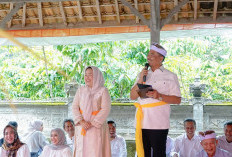 Bupati OKUS Hadiri Upacara Peringatan Suci Bagi Umat Hindu