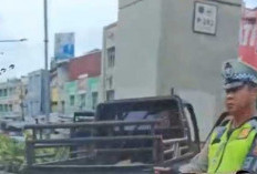 Mobil Pickup Tabrak Tiang LRT di KM 7 Palembang, Diduga Sopir Mengantuk