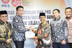 DPW PKS Serahkan SK DPP untuk 4 Cakada di Sumsel