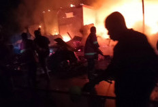 Pasar Saka Selabung Terbakar Tengah Malam, 5 Los Pedagang Ludes Dilalap Api