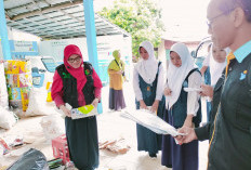 Siswa SMPN-01 Simpang Belajar Kelola Sampah di BSP