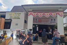 Datangi Kantor Lurah, Warga Pasar Lama Ulu Tuntut Pencopotan Kaling