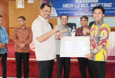 Bupati Abusama Deklarasikan Transaksi Non Tunai dan Apresiasi Pembayar Pajak Teladan