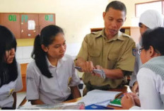 Atasi Kekurangan Guru, Pemprov Sumsel Serahkan SK untuk 4.091 PPPK Paruh Waktu