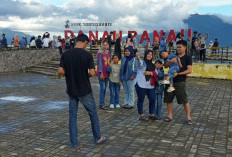 Menjelang Berbuka Puasa, Danau Ranau Jadi Tempat Favorit Warga Bersantai