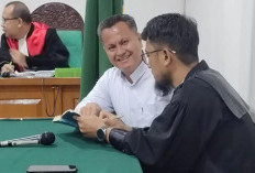 Divonis 5 Tahun, Kades Korupsi Dana Desa Malah Acungkan Jempol: “Mantap!”