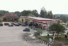 Warga Muaradua Krisis Solar, Ekonomi Jadi Terganggu