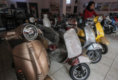 Stok Motor Listrik Menumpuk, Konsumen Tunggu Kepastian Subsidi