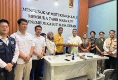 Peringati HPN 2026, Kasat Intelkam Polres OKU Selatan Silaturahmi dan Potong Tumpeng Bersama Wartawan