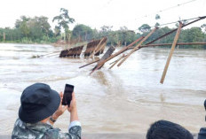 Pasca Ambruk Akibat Banjir, Jembatan Gantung Desa Pusar dan Karang Agung Segera Diperbaiki