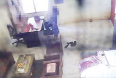 Beredar Video CCTV Oknum Camat Berduaan dengan Wanita Bukan Istrinya di Ruang Kerja