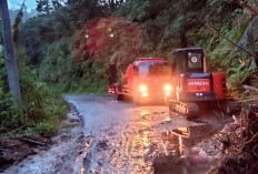 BPBD OKU Selatan evakuasi tanah longsor tutupi jalan Kecamatan Sungai Are