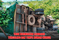 Hindari Kecelakaan, Truk Bermuatan Sembako Terjun Bebas