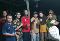 Disdamkarmat OKU Selatan Kembali Bantu Warga Evakuasi Tawon