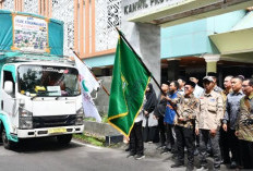 Kanwil Kemenag Sumsel berangkatkan armada truk logistik, bantu korban bencana Sumatera