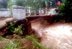 Jembatan Keban Agung Kisam Ilir Putus Diterjang Banjir