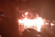 Kapal Pengangkut BBM Diduga Terbakar dan Meledak di Sungai Musi