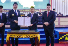 DPRD dan Bupati Tandatangani Persetujuan Raperda APBD 2024