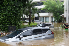 8 Langkah Menyelamatkan Mobil yang Terendam Banjir