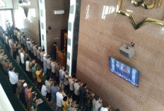 Polda Sumsel Gelar Sholat Gaib untuk Driver Ojol yang Tewas Terlindas Rantis Brimob