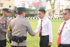 Kasat Reskrim Polres OKU Timur Terima PIN Emas Kapolda Sumsel