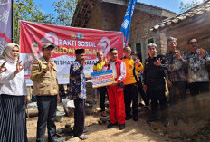 Program Bedah Rumah Polda Sumsel Sentuh Warga Miskin, Ayah 9 Anak Menangis Haru