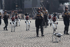 Polri Pamer Robot Humanoid dan Anjing Pintar di Hari Bhayangkara ke-79