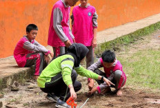SMPN 1 Simpang Ajak Siswa Lestarikan Jaga Lingkungan