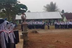 Manfaatkan Momen MPLS, Polsek Kiating Sampaikan Bahaya Bulliying