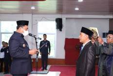 Bupati Abusama Lantik Direktur PDAM Tirta Saka Selabung Periode 2025–2029