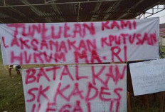 Aksi demo di Depan Kantor Desa Setia Marga Berlanjut