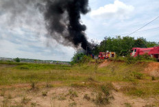 Asap Membumbung Tinggi, Truk Tangki Diduga Berisi Solar Terbakar di Banyuasin