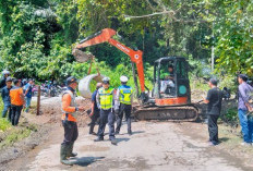 Penanggulangan Jalan Amblas di Desa Pelawi Rampung, Akses Kembali Normal Meski Masih Sistem Buka Tutup
