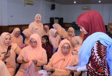 Ketua DWP OKU Selatan Buka Pelatihan Memayet Jilbab untuk Tingkatkan Kreativitas Anggota