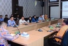 Komisi I DPRD OKU Selatan Rapat Komunikasi Tenaga Honorer THK2 kabupaten OKU Selatan. 