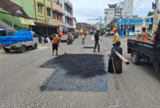 Bupati Abusama Gerak Cepat, Jalan Protokol Muaradua Diperbaiki Lewat Swakelola PU
