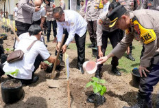 Polres dan Pemkab OKU Selatan Lakukan Penanaman Bibit Pangan Bergizi