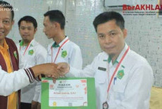 Kemenag OKUS Berikan Penghargaan ke Sejumlah KUA Berprestasi